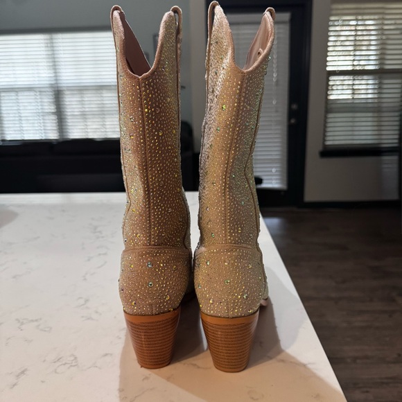 Sparkly Feminine Wide Calf Cowboy/Western Boots - Picture 5 of 10
